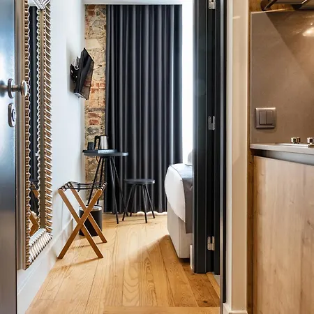 לינה וארוחת בוקר Porta 20 Boutique לייריה