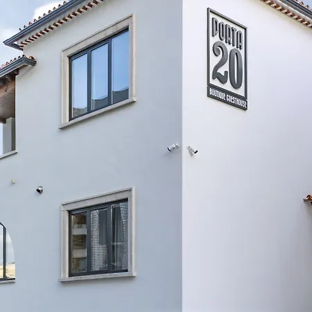 Porta 20 Boutique לייריה